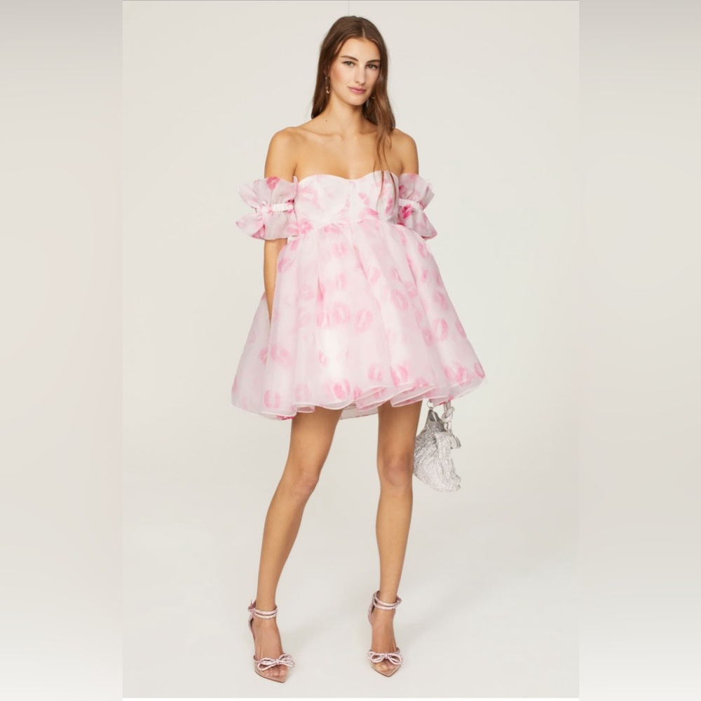 Selkie Kiss on the lips puff dress size L . Used